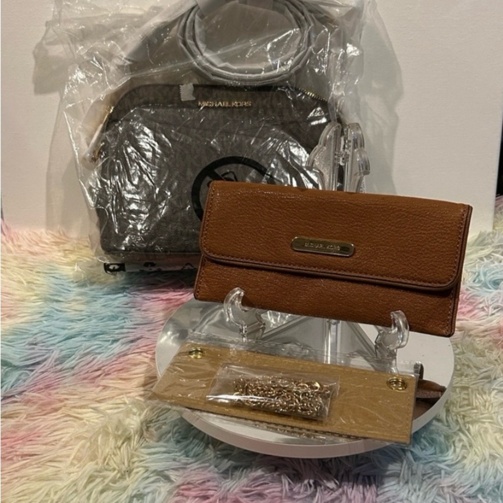 Michael Kors NWT Tan / Brown Crossbody bag with EUC Michael Kors wallet - Picture 2 of 11
